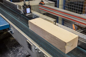 Automatische IPPC-Beschriftung auf der Schiebersäge